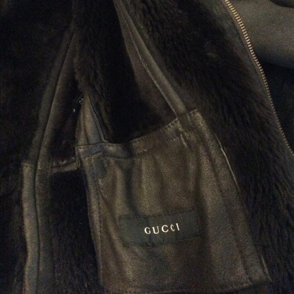 Gucci Cropped Shearling Jacket - Picture 5 of 16